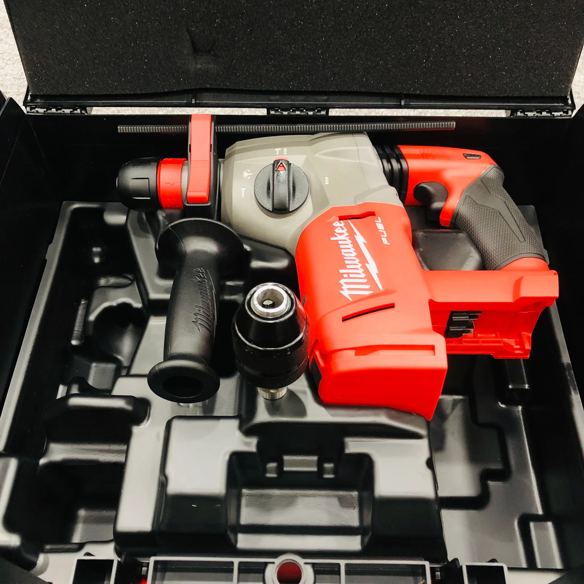 M18 CHX-0: Sự Lựa Chọn Tối Ưu cho Công Trình Xây Dựng và Sửa Chữa M18 CHX-0: Sự Lựa Chọn Tối Ưu cho Công Trình Xây Dựng và Sửa Chữa