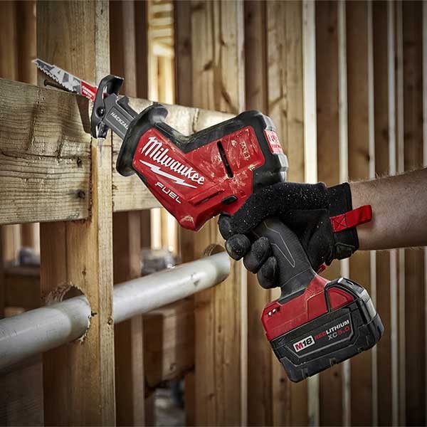 Nâng Cao Hiệu Suất Cắt với Máy Cưa Kiếm Milwaukee M18 FHZ-0: Đánh Giá Chi Tiết Nâng Cao Hiệu Suất Cắt với Máy Cưa Kiếm Milwaukee M18 FHZ-0: Đánh Giá Chi Tiết