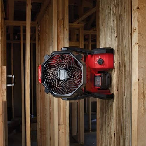 Điều Khiển Chính Xác: Bảo Dưỡng Áp Suất Lốp Một Cách Dễ Dàng Với Máy Bơm Hơi Dùng Pin Milwaukee M18 BI Điều Khiển Chính Xác: Bảo Dưỡng Áp Suất Lốp Một Cách Dễ Dàng Với Máy Bơm Hơi Dùng Pin Milwaukee M18 BI